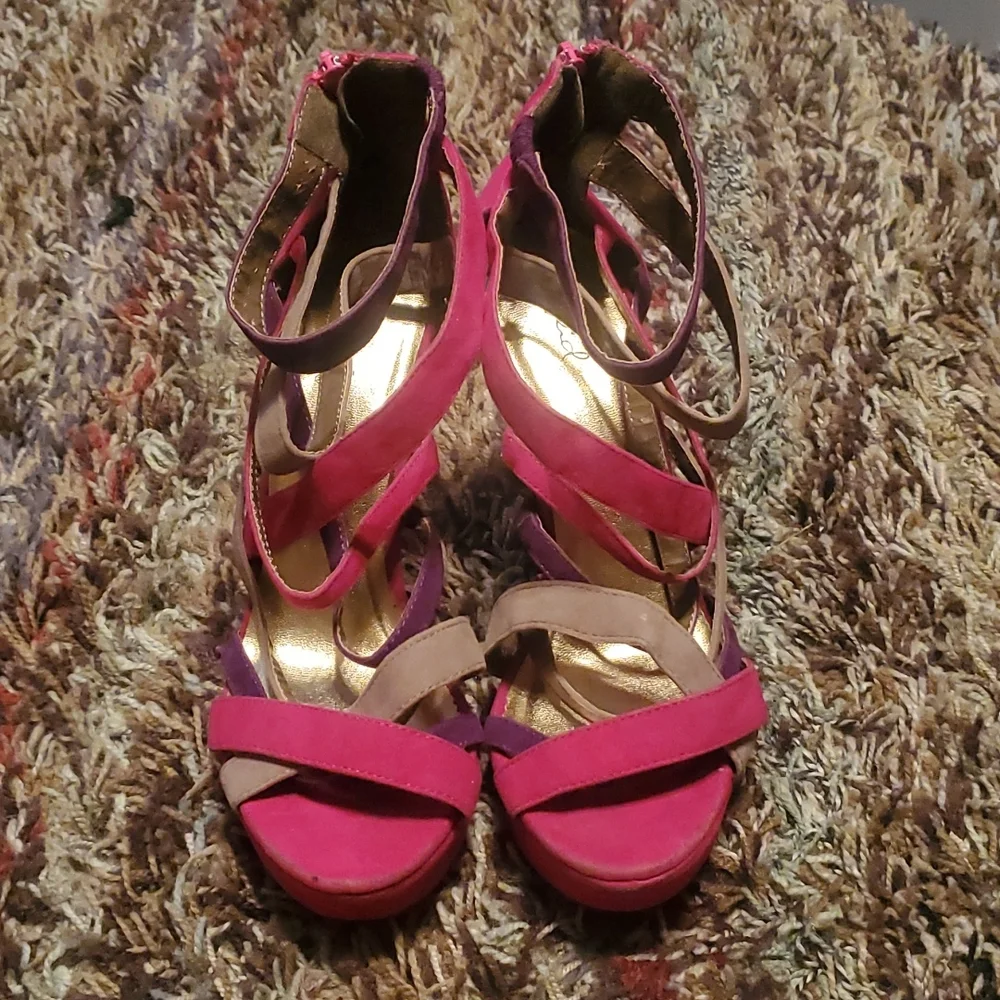 Shoes - Picture 2 of 4